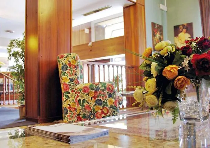 Ritz 4*